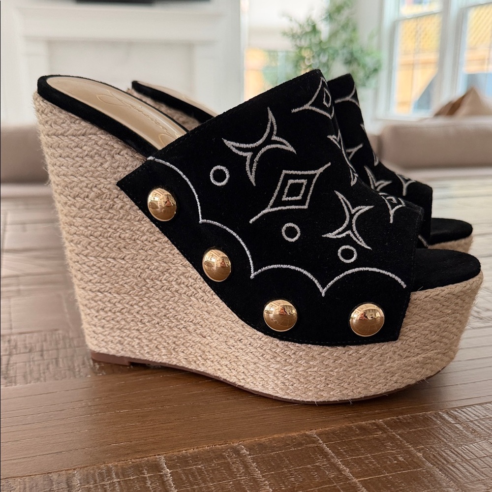 NWOT Jessica Simpson Black and White Patterned Platform Mules